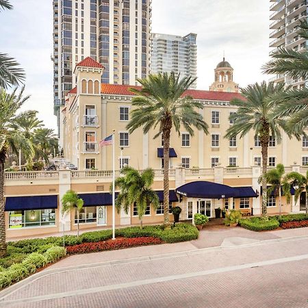 Hampton Inn & Suites St. Petersburg/Downtown Bagian luar foto