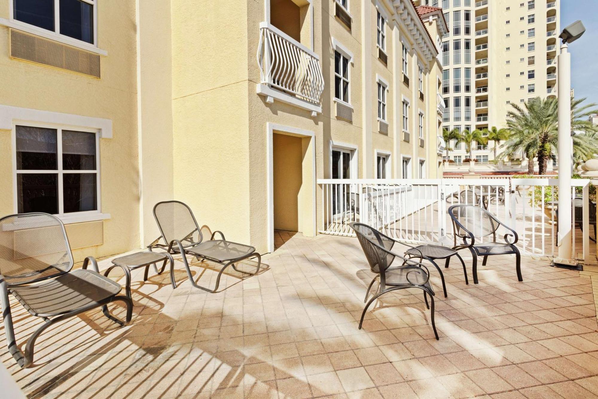 Hampton Inn & Suites St. Petersburg/Downtown Bagian luar foto