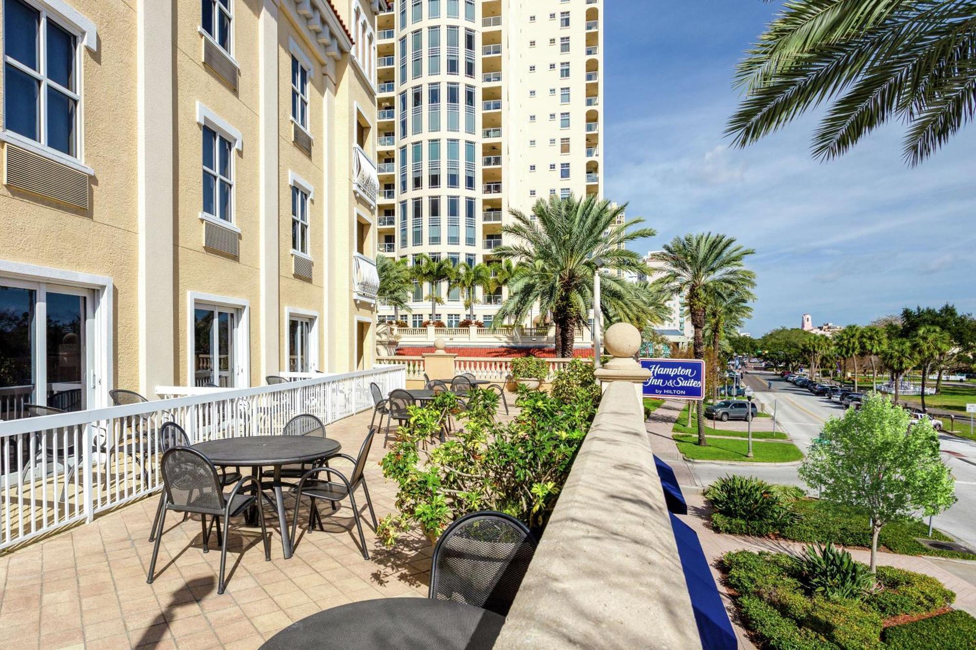 Hampton Inn & Suites St. Petersburg/Downtown Bagian luar foto